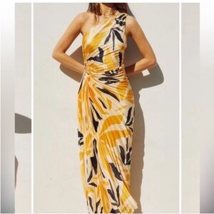 Dress Forum One-Shoulder Yellow and Black Dress